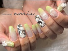 エミィ(emii)