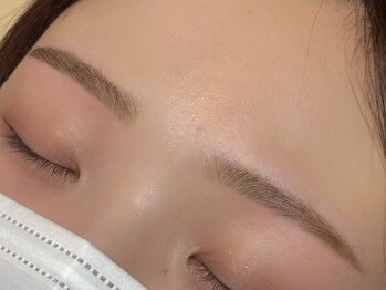 スイートブリンク(Suite blink)の写真/【完全個室の贅沢空間で周りを気にせずゆったりと施術が受けられる♪】目力UPで目元の印象が変わります◎