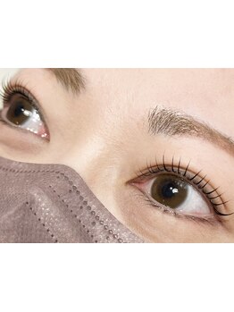 ナチュラル上品な目元にしたい