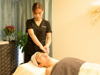 メグリ(めぐRe.)の写真/《お顔のむくみでお悩みの方必見！》筋肉を緩めてリンパの流れを改善し、すっきりとしたフェイスラインへ♪