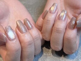 上品なシンプルネイル