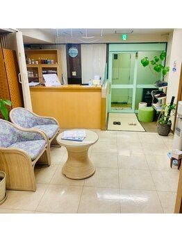 アヴァン/温かみのある店内