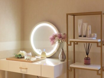 モア ビューティー(MORE beauty)/ドレッサー