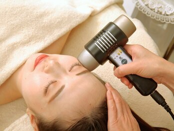 ファーレ 市ヶ尾の写真/キャンペーン中！!【むくみ・たるみ改善に♪】究極リフトアップで感動の立体小顔を実現！