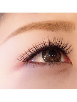 リリー(Lily)の写真/芸能人の元ヘアメイクアーティストがお客様のお顔立ちや表情を考え自然で美しい眉をご提案します！