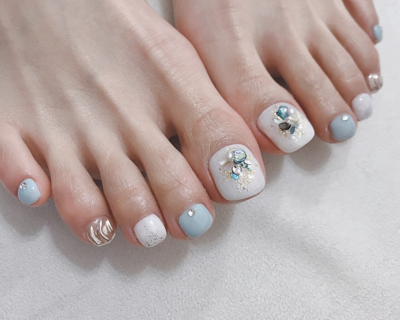 2025年-2026年冬トレンド】フットシェルのネイルデザイン集｜人気順