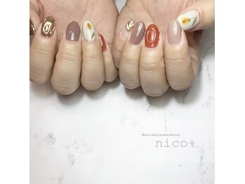 ニコ(nico+)/手描きフラワーネイル