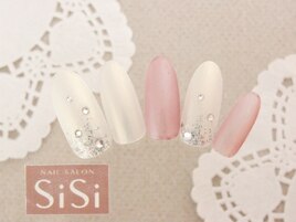 キラキラホワイト＆ビジュー★