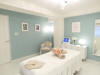 美人バスト 南森町店/非日常な空間でバストアップ!