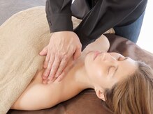 ウンジョルノ フェリーチェ 表参道店/PCスマホで肩甲骨もガチガチに