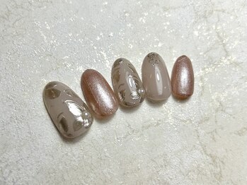 レガーロ(Regalo)の写真/毎月変わるトレンドアートネイルで指先を彩る！可愛い系デザインが充実のサロン♪
