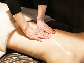 サロン フェリシア(salon Felicia)の写真/【高純度のピュアオイルを使用】お客様一人一人に合わせた絶妙な力加減の施術で心身ともにリラックス◇