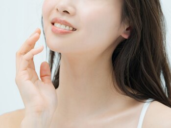 オアシス カナヤマ(Oasis kanayama)の写真/《栄・矢場町》毛穴・黒ずみ改善！ハリツヤUP★【水素毛穴洗浄＋光フェイシャル＋パック付￥6500】