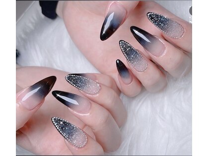 ホワイトネイル(White Nail)の写真