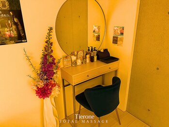 ティアワン 麻布十番(Tierone)/アメニティ豊富なメイクスペース