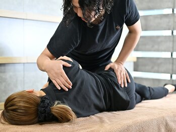 カルペード 中百舌鳥/なかもず院(Carpe D.)の写真/【慢性的な首肩こりや頭痛にお悩みの方】骨格バランスを整え、姿勢の崩れを改善します☆夜20時以降施術OK◎