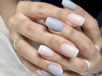 サロンドフォーエイチ(salon de 4H)/マットでカジュアルな指先に♪