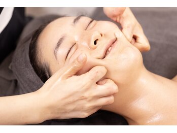 リリーシャ 赤坂(LILISHA)/骨筋リンパマッサージで小顔に