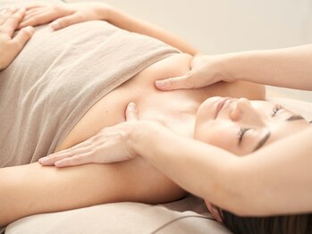 メレ(mele)/デコルテマッサージ