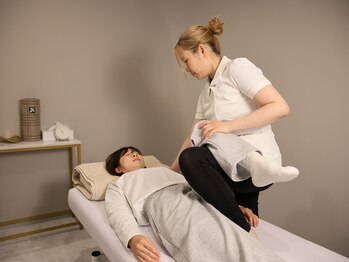 アンソワン(Ensoin)の写真/足先から股関節まで巡りを整え、むくみや重だるさをケア。軽やかでスラッとした【憧れの美脚シルエット】へ