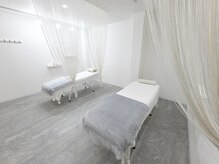 ユーム マツゲ(UMU MATSUGE)/施術ベッド