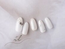 イル 神戸店/ホワイト×シンプルデザイン