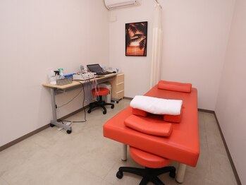 ほねつぎ 鶴ヶ島接骨院 鶴ヶ島はりきゅう院/お子様連れに最適の個室