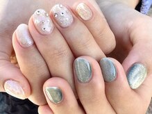 メイジーネイル(Maisie Nail)/ワンカラー+ちょこっとアート2本