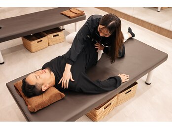 ストレッチトレーニング(STRETCH+TRAINING)の写真/【プロが伸ばす極上ストレッチ】自身で伸ばせない部分にアプローチし、マッサージで取れない疲れも解消◎