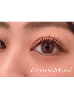 ナチュラル上品な目元にしたい