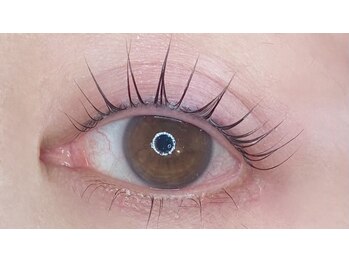 アルム(Areume)/韓国風束感まつ毛パーマ