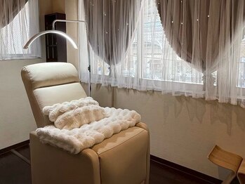 スイートブリンク(Suite blink)の写真/目元の悩みはSuite blinkにお任せ♪ダメージや下がりまつ毛/短いまつ毛/眉メイクのお悩みもプロにお任せ！