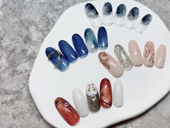 リアン 川崎店(Lien)の写真/【クリスマスの限定デザイン♪】新登場の左右でデザインが違う♪可愛すぎるクリスマスネイル（￥6500～）☆