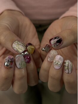アゴック(agog)の写真/リピート率の高い実力派ネイリスト☆トレンドデザインや豊富なカラーパーツであなたの理想を叶えます♪