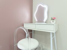 イオ(iO)の雰囲気（施術後、ドレッサーのご利用いただけます♪ヘアアイロンも◎）