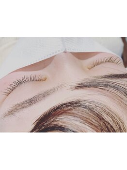 ナチュラル上品な目元にしたい