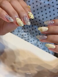 yellow×lame' design.
