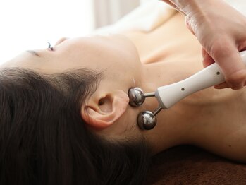 アリー(Allie)/エラほぐし表情筋解放し小顔へ