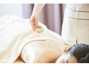 コスメアンドエステティック ルミエ パリ 高知大丸店/ボディオイルトリートメント