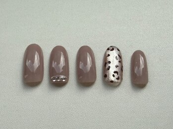 コエル(coel)の写真/【高リピートサロン】ワンカラー¥5600~*オフケア,フォルムにもこだわり、ワンカラーでも映えるお手元に。