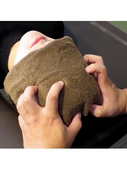 琉瑠整体院/ヘッド施術風景