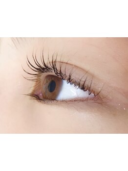 ナチュラル上品な目元にしたい