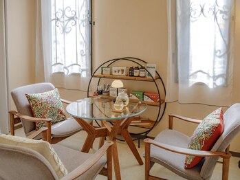 AOYAMA漢方ウィメンズサロン 南青山 表参道店の写真/女性の為の美の専門サロン★身体の内側から美しく♪完全個室なので周りを気にせずリラックスできる環境◎