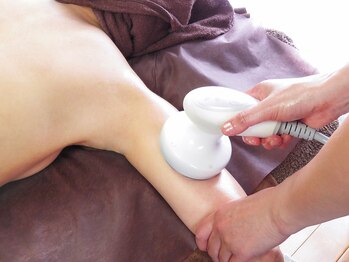 ボディスタイリング(Body Styling)の写真/気になるハミ肉撃退！華奢見え二の腕へ導く　ぷよぷよ二の腕卒業！背中から整える本格ハミ肉ケア
