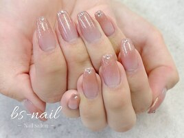 派手NG・上品シンプルネイル