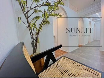 サンリット(SUNLIT)