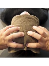 琉瑠整体院/ヘッド施術風景