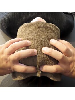 琉瑠整体院/ヘッド施術風景