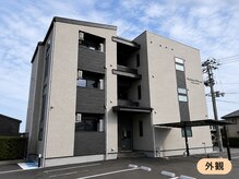 ナネアプア(nanea pua)の雰囲気（外観：アパートの1室で営業してます。インターホン102号室。）
