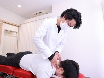 ほねつぎ 鶴ヶ島接骨院 鶴ヶ島はりきゅう院/トムソンベットを使った骨格矯正